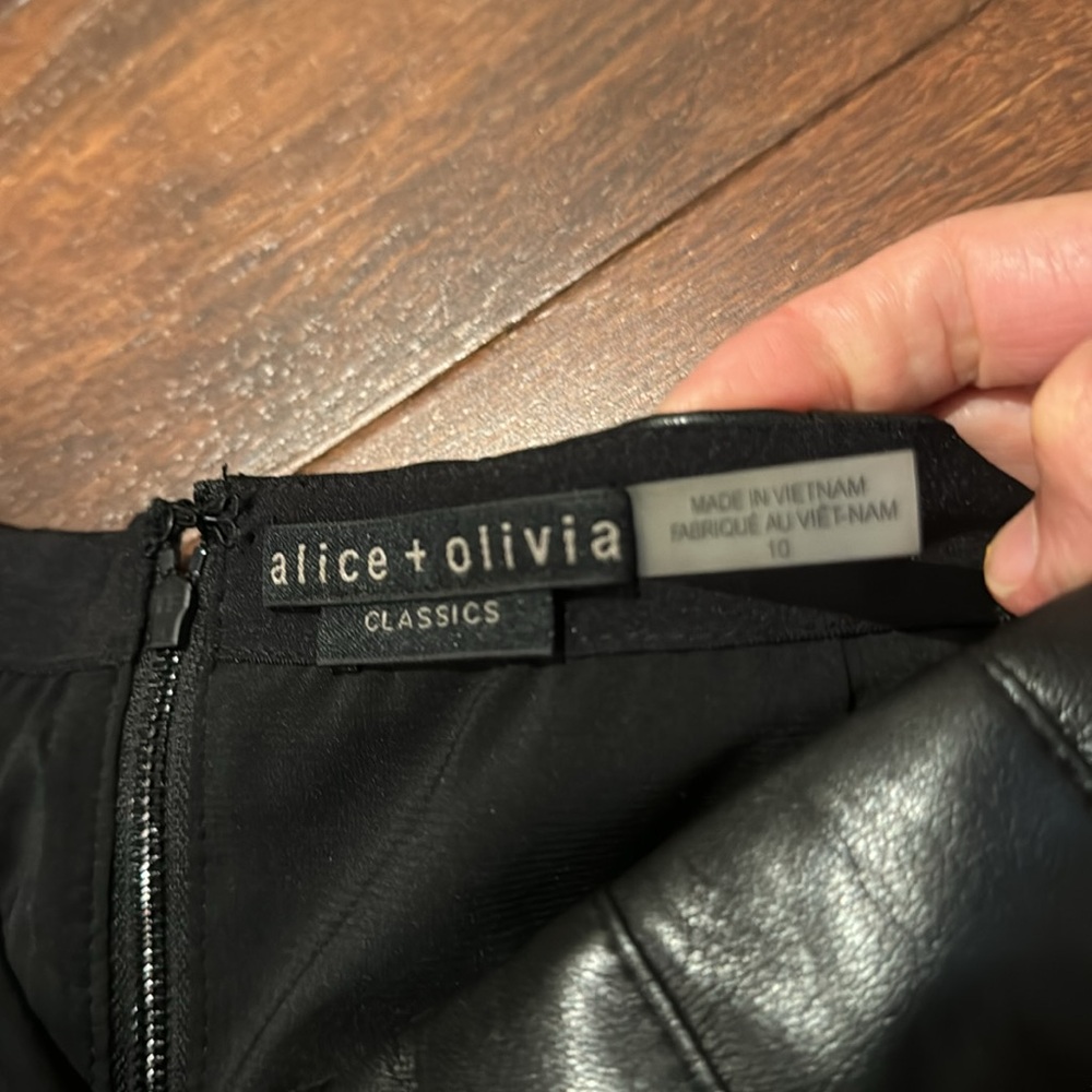 ALICE & OLIVIA Black Pleated Mini Skirt - Picture 12 of 15